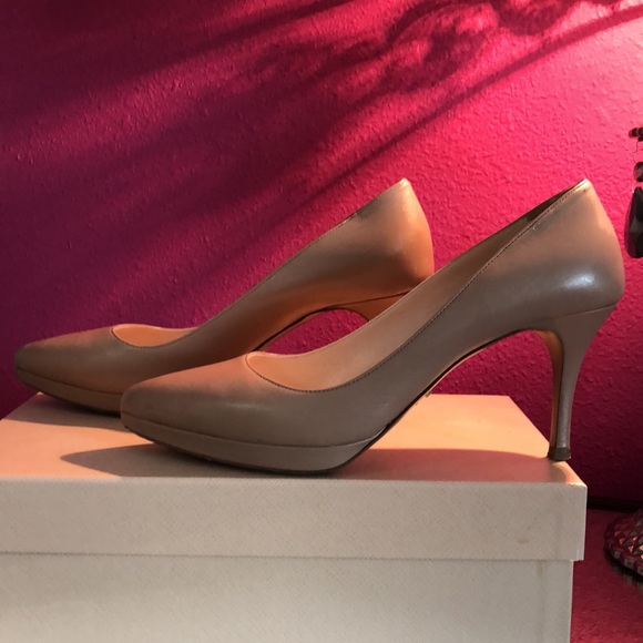 Prada basic nude pumps - Picture 5 of 7